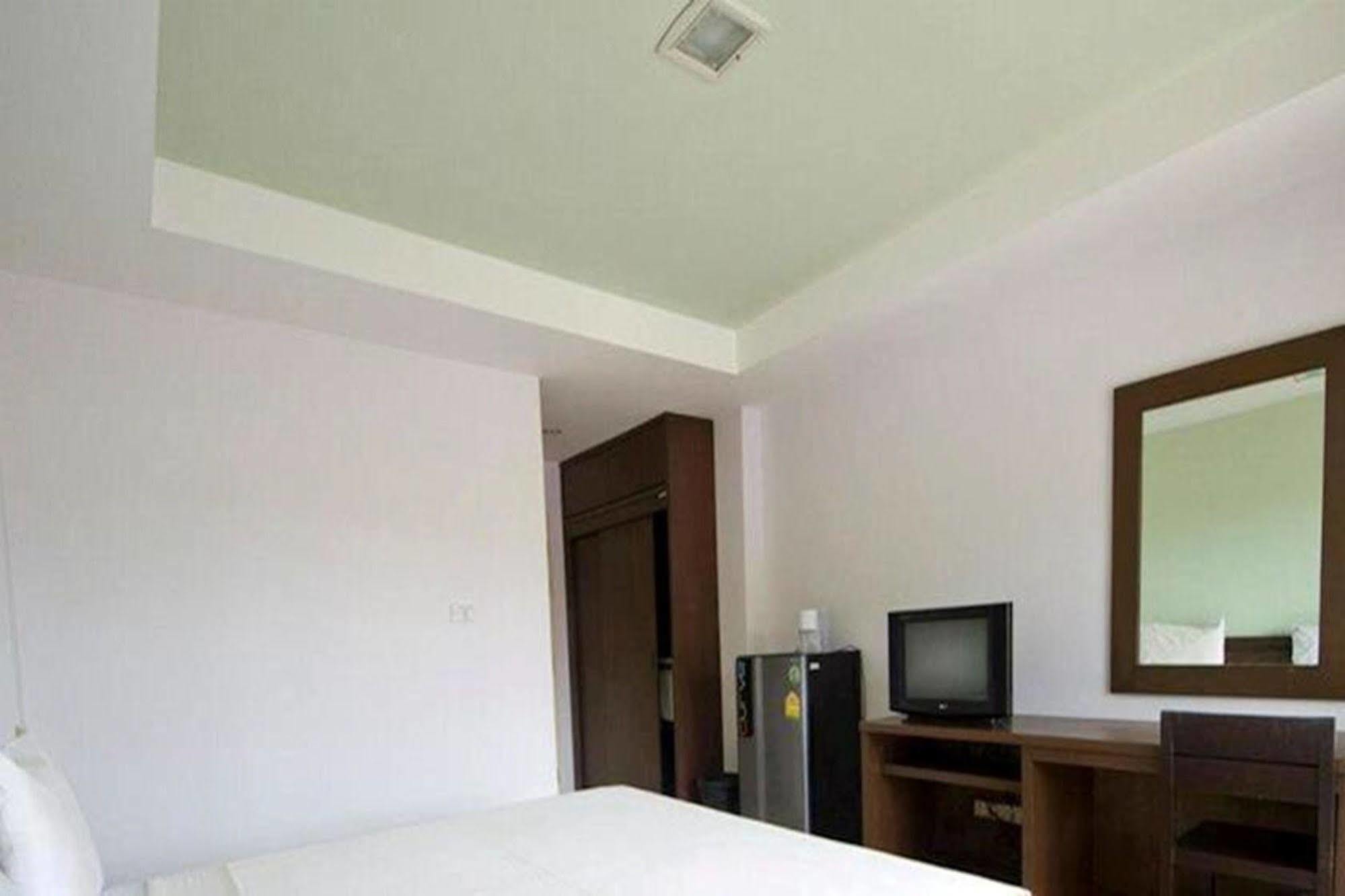 The Icon Apartment Hua Thanon  Екстериор снимка