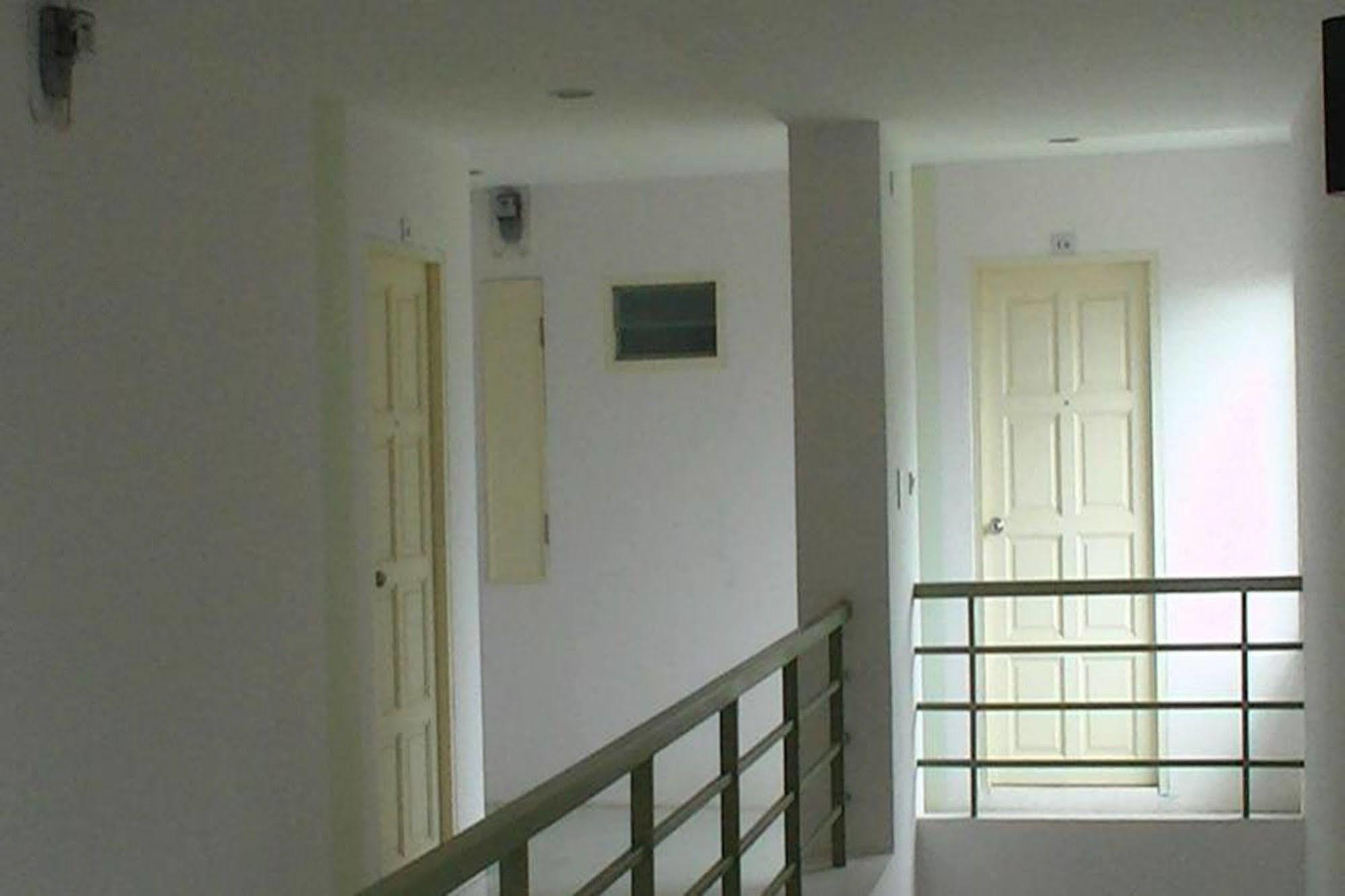 The Icon Apartment Hua Thanon  Екстериор снимка